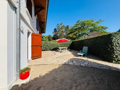Jardin de l'établissement Appartement T2 Est à 300m des plages