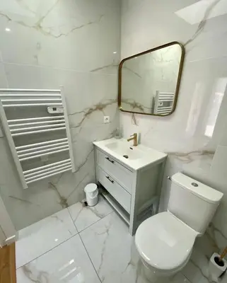 Salle de bains dans l'établissement Sunset House