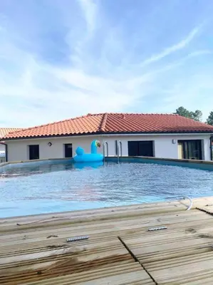Piscine de l'établissement Sunset House ou située à proximité