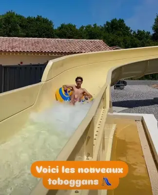 Piscine de l'établissement Vacances dans les Landes ou située à proximité
