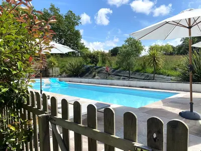 Piscine de l'établissement Chambres d'hôtes Maison Narbay aux portes du pays Basque ou située à proximité
