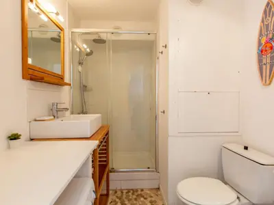 Salle de bains dans l'établissement Apartment Maison de l'océan-7 by Interhome