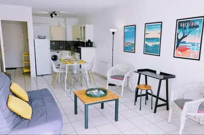 Cuisine ou kitchenette dans l'établissement Spacious apartment in La Teste-de-Buch
