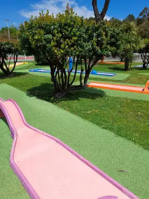 Jardin de l'établissement *Jolie maison proche plage et lac marin, avec piscine, tennis à Soustons Plage*