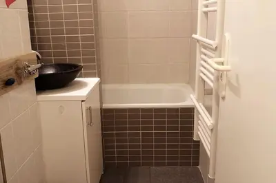 Salle de bains dans l'établissement Appartement à Seignosse Le Penon - 200m plage