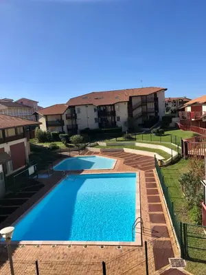 Piscine de l'établissement T2 Vue Piscine et Lac ou située à proximité