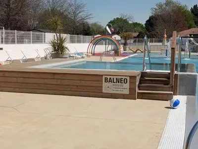 Piscine de l'établissement mobil home ou située à proximité