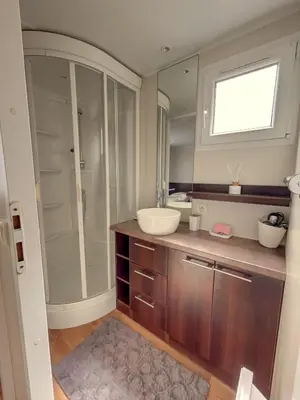 Salle de bains dans l'établissement Mobilhome Cocooning