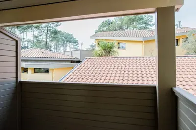 Balcon ou terrasse dans l'établissement Belle villa-patio à 700m de l'océan