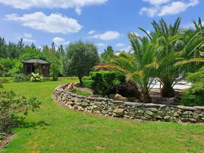 Jardin de l'établissement DOMAINE LARBUT