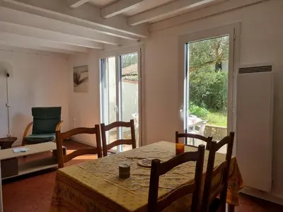 Coin salon dans l'établissement Villa à Seignosse: Plage à pied, Terrasse, 3 Chambres, Quartier calme - FR-1-239-1036