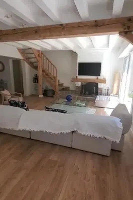 Télévision ou salle de divertissement dans l'établissement Magnifique Villa proche Golf & Centre d' Hossegor avec Jacuzzi