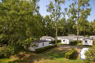 Jardin de l'établissement Camping maeva Respire La Comtesse