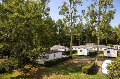 Jardin de l'établissement Camping maeva Respire La Comtesse