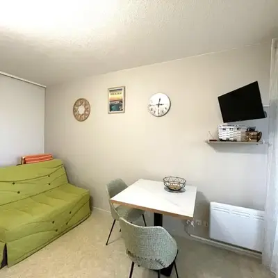 Appartement T2 à 50m du lac avec piscine et parking - FR-1-379-173