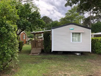 Jardin de l'établissement Mobilhome
