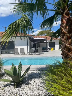 Piscine de l'établissement Magnifique villa avec piscine à 20 min de hossegor ou située à proximité