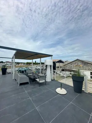 Balcon ou terrasse dans l'établissement Roof top piscine chauffée 7 pers wifi
