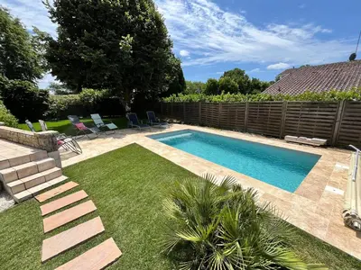 Piscine de l'établissement Maison avec piscine à SEIGNOSSE 8 personnes ou située à proximité