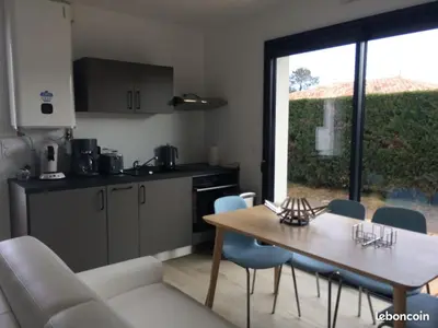 Cuisine ou kitchenette dans l'établissement Joli studio de 25m2 avec terrasse, idéal pour un couple