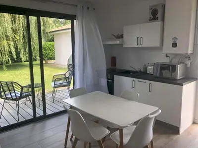 Cuisine ou kitchenette dans l'établissement Joli Studio de 25 M2 au calme, idéal pour un couple
