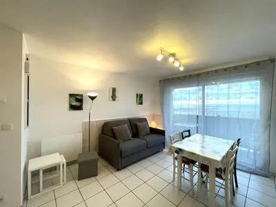 Coin salon dans l'établissement Studio confortable avec balcon et parking à Vieux-Boucau - FR-1-379-175