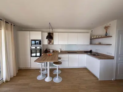 Cuisine ou kitchenette dans l'établissement T2 cabine avec terrasse et vue océan à Vieux-Boucau - FR-1-379-176