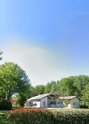 Jardin de l'établissement Grande maison familiale La Tuilerie