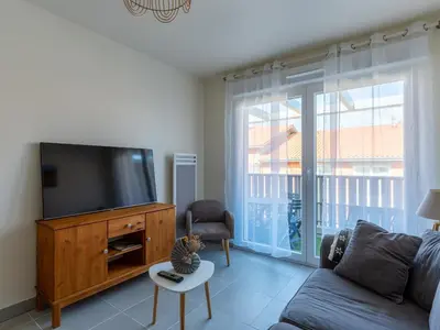Télévision ou salle de divertissement dans l'établissement Appartement Neuf à Mimizan Plage, à 500m de l'Océan, pour 4 Personnes avec Parking Privé - FR-1-50-133