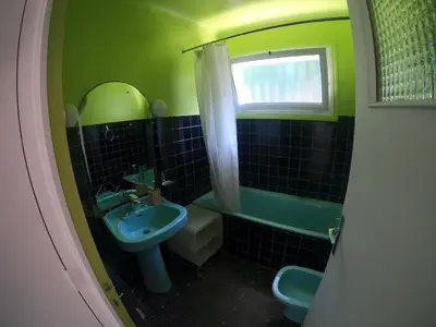 Salle de bains dans l'établissement Surfhouse a proximité des spots de surf
