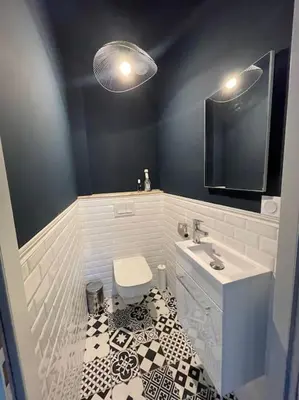 Salle de bains dans l'établissement Villa Les Pins, terrasse, piscine et jardin clôt, vue forêt