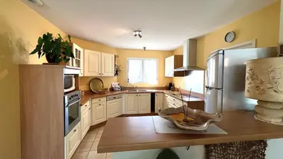 Cuisine ou kitchenette dans l'établissement VILLA FANTINI - Maison 3 chambres Centre-Ville