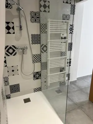 Salle de bains dans l'établissement La Mirella