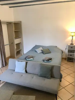 Coin salon dans l'établissement Charmante maison familiale avec jardin et jacuzzi proche océan
