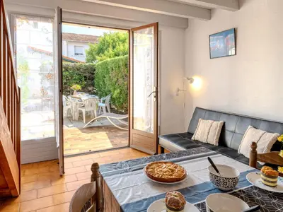 Coin salon dans l'établissement Holiday Home Sicard-8 by Interhome