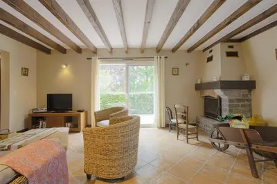 Télévision ou salle de divertissement dans l'établissement La Maison de Michelle & Jean - pour 10p avec jardin