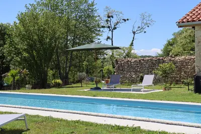 Piscine de l'établissement Ferme du Peyronin ou située à proximité