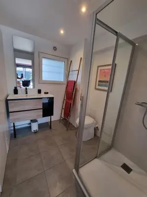 Salle de bains dans l'établissement Belle Villa bassin d'Arcachon