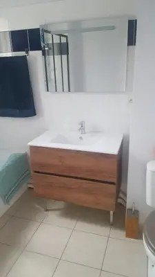 Salle de bains dans l'établissement Le calme à Léon