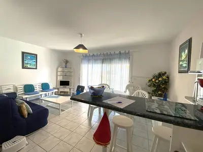 Plan de l'établissement T3 cabine, 6 pers, proche plage, parking sécurisé, animaux admis - FR-1-379-177