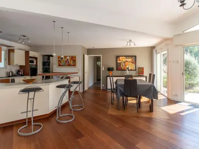 Plan de l'établissement Villa familiale avec piscine chauffée, clim, 4 chambres, proche golf et plages - FR-1-319-565
