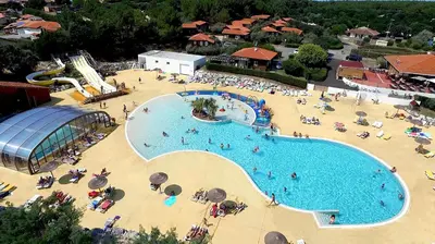 Piscine de l'établissement Mobilhome les 3C de mimizan ou située à proximité