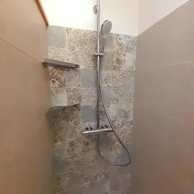 Salle de bains dans l'établissement Sous deux chênes