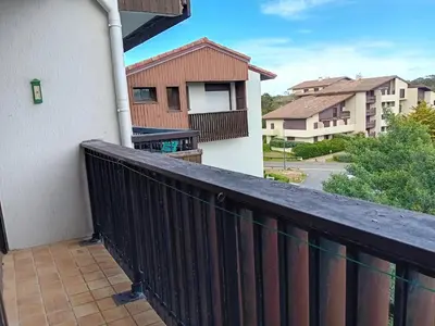 Balcon ou terrasse dans l'établissement Appartement T2 à Seignosse, tout à pied, proche plage et commerces - FR-1-239-1062