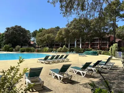 Piscine de l'établissement T2 près de la plage et du Club House du Golf ou située à proximité