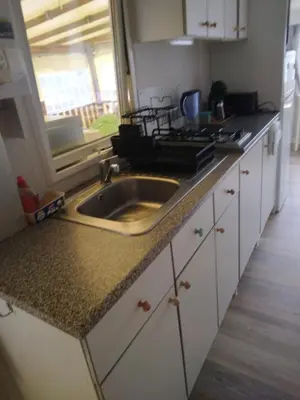 Cuisine ou kitchenette dans l'établissement les marguerites