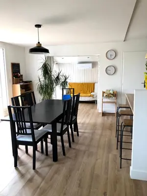 Coin salon dans l'établissement Charmante Maison Entre Lac et Océan