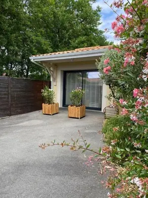 Jardin de l'établissement Appartement 2 pièces, 1 chambre, terrasse
