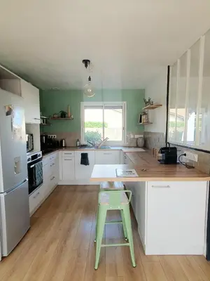 Cuisine ou kitchenette dans l'établissement Le cocon de Bali