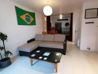 Coin salon dans l'établissement Appartement agreable sur le bassin d'arcachon